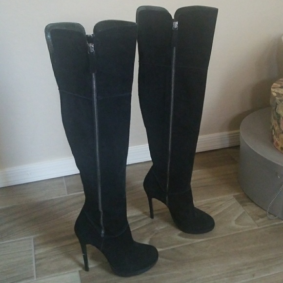 Boots - Picture 4 of 5